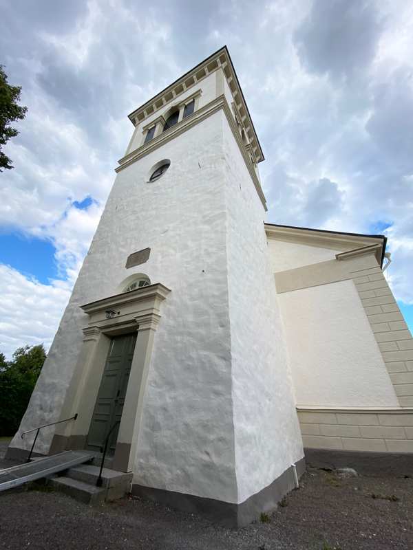 Mogata kyrka, ett torn