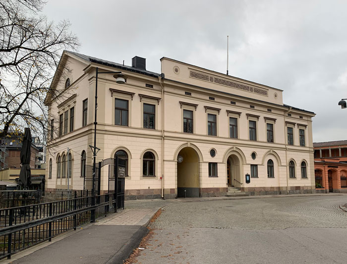 Empirbyggnad restaurerad