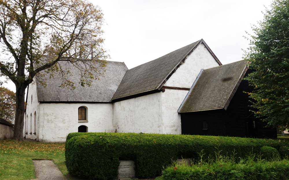 Vit äldre kyrka