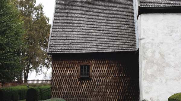 Trä detlajer på Risinge gamla kyrka