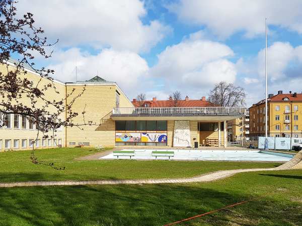 Östergötlands museums tegelbyggnad.