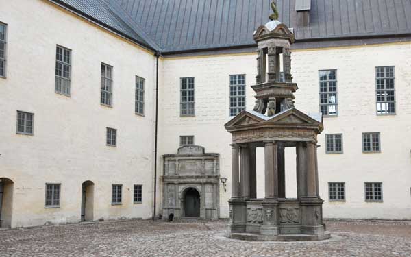 Vacker staty inuti Kalmar slott.