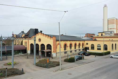 Triangeln Södra Hamnen med stora fönster i Norrköping.